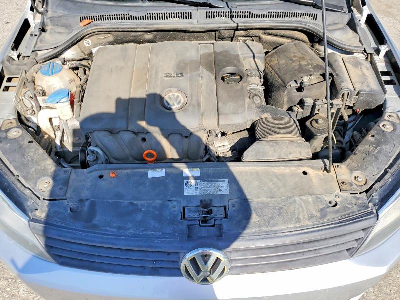 49945666 :رقم المزاد ، 3VWDZ7AJ3BM315542 vin ، 2011 Volkswagen Jetta مزاد بيع
