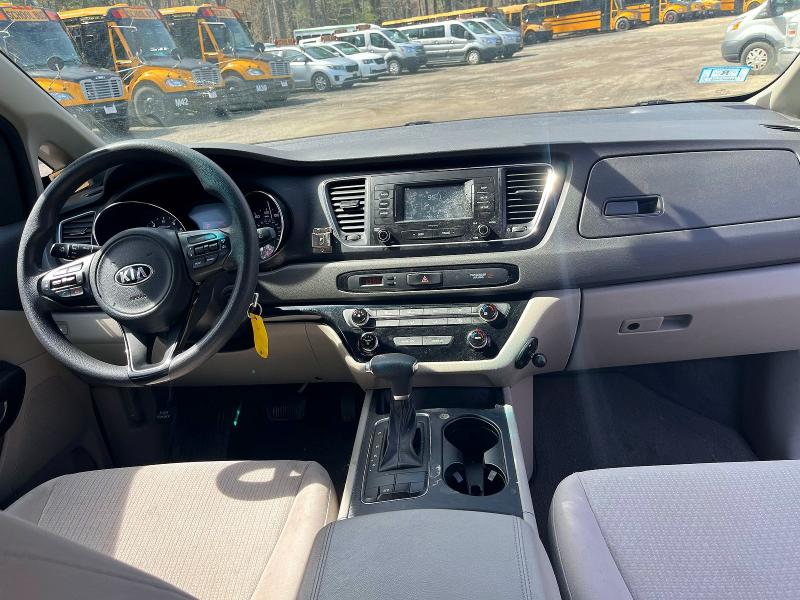 50184136 :رقم المزاد ، KNDMA5C1XJ6403384 vin ، 2018 Kia Sedona مزاد بيع