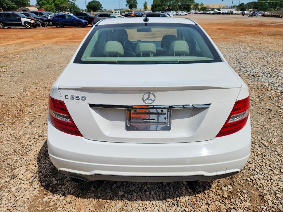 2014 Mercedes-benz C მანქანა იყიდება აუქციონზე, vin: WDDGF4HB0EG206126, აუქციონის ნომერი: 51358106