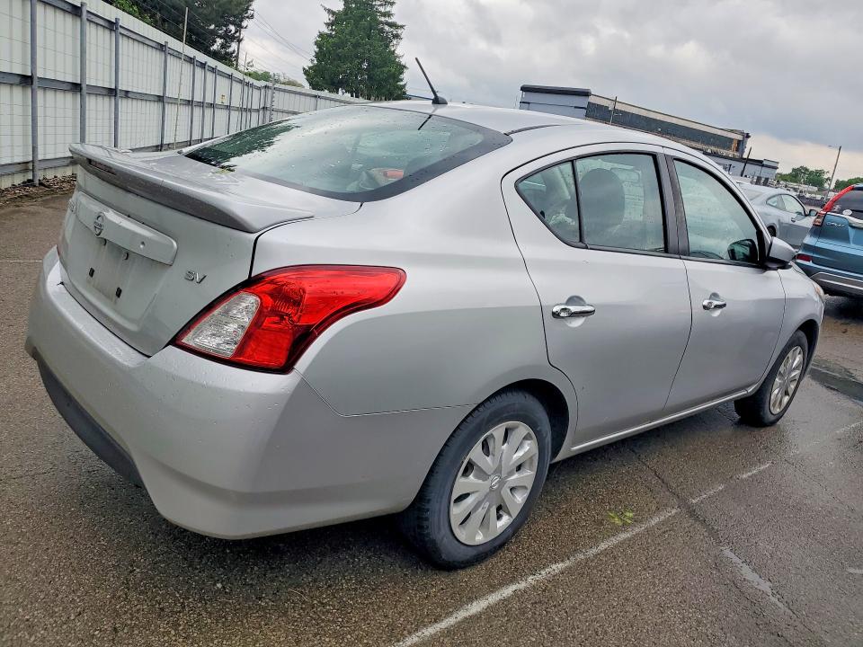 51275676 :رقم المزاد ، 3N1CN7AP0KL842249 vin ، 2019 Nissan Versa مزاد بيع