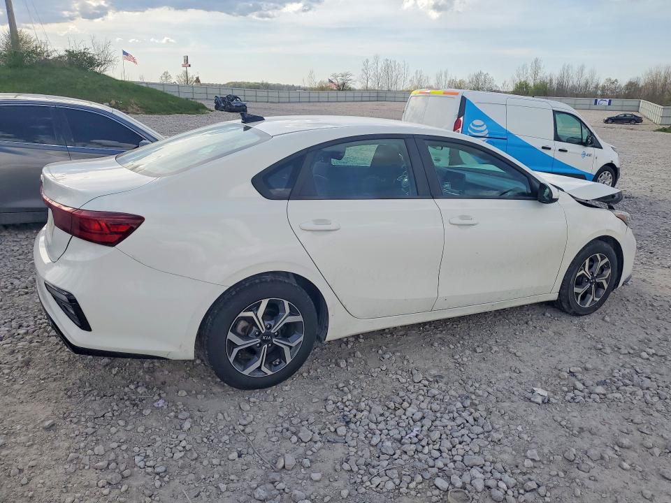 2021 Kia Forte მანქანა იყიდება აუქციონზე, vin: 3KPF24AD8ME365004, აუქციონის ნომერი: 51108056