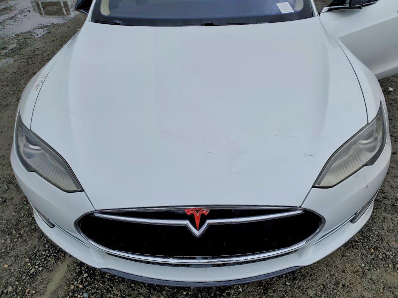 Продажа на аукционе авто 2015 Tesla Model S, vin: 5YJSA1H18FF096706, номер лота: 49381936