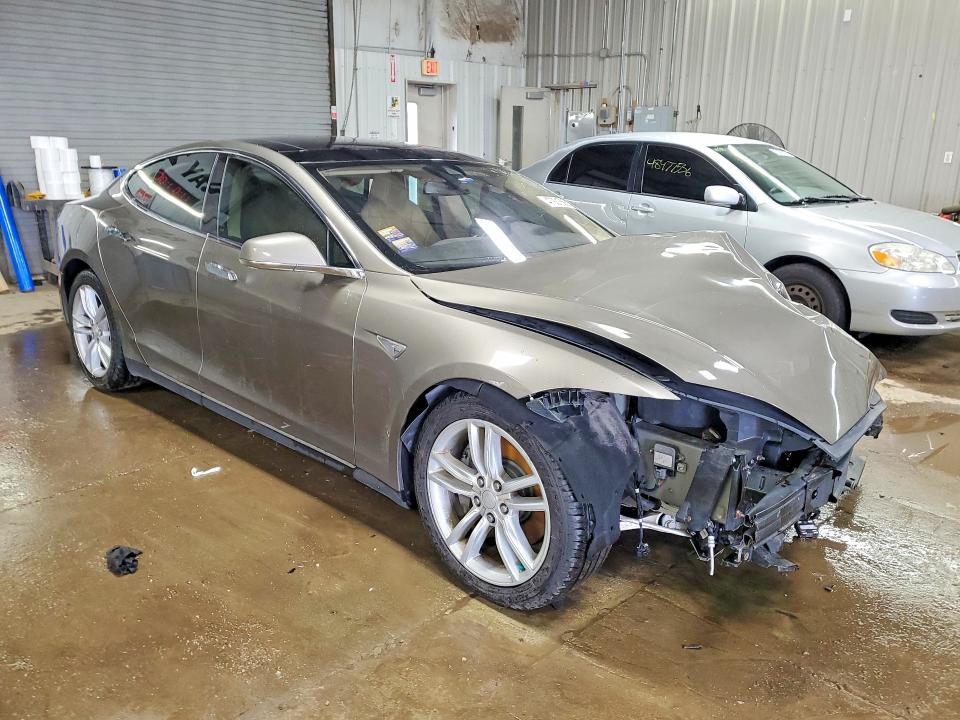 Продажа на аукционе авто 2015 Tesla Model S, vin: 5YJSA1S21FF086360, номер лота: 47921886