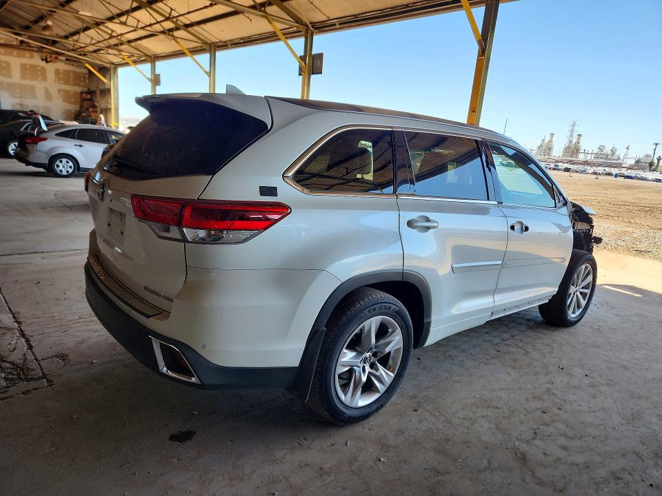 Продаж на аукціоні авто 2017 Toyota Highlander, vin: 5TDDZRFH5HS447571, номер лоту: 50105356