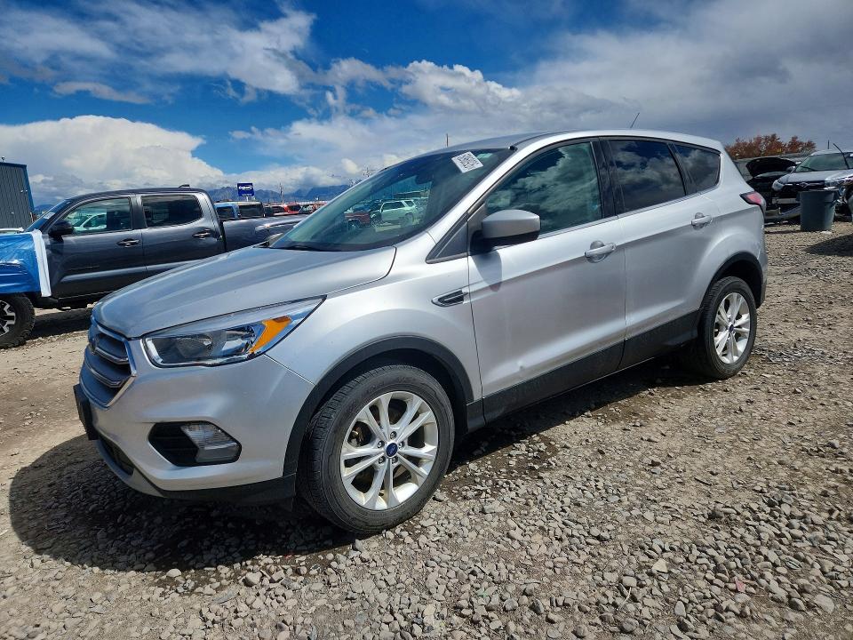Продажа на аукционе авто 2017 Ford Escape, vin: 1FMCU0GD4HUE49322, номер лота: 50968926