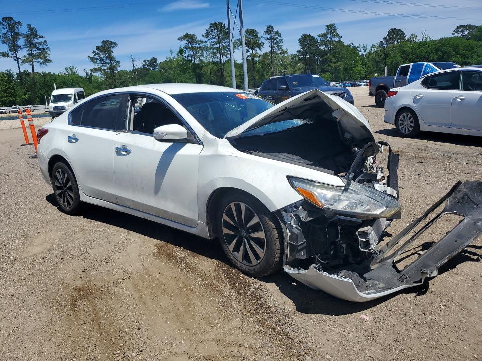 Продажа на аукционе авто 2018 Nissan Altima, vin: 1N4AL3APXJC173006, номер лота: 48969726