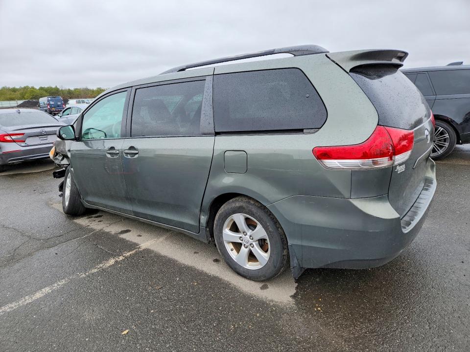 2013 Toyota Sienna მანქანა იყიდება აუქციონზე, vin: 5TDKK3DC6DS325912, აუქციონის ნომერი: 47442326