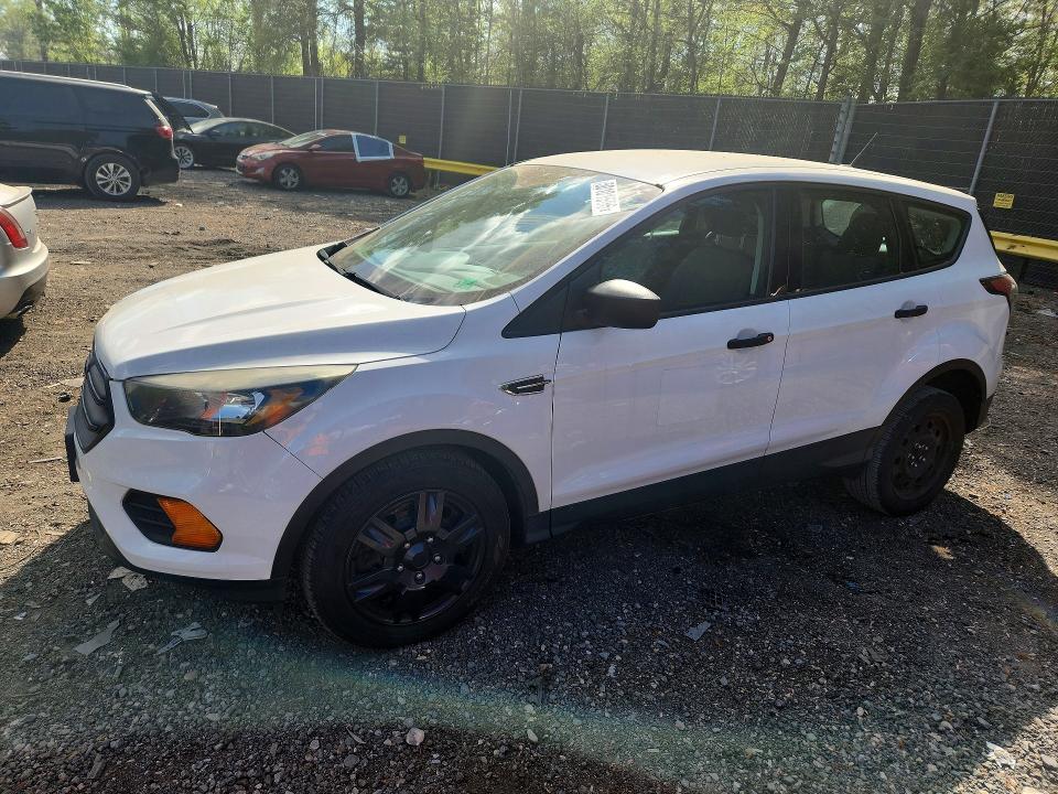 2018 Ford Escape მანქანა იყიდება აუქციონზე, vin: 1FMCU0F72JUA28104, აუქციონის ნომერი: 50101506