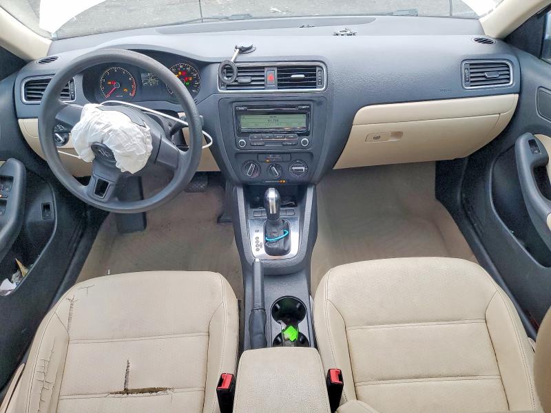 49095466 :رقم المزاد ، 3VWDZ7AJ1BM100175 vin ، 2011 Volkswagen Jetta مزاد بيع