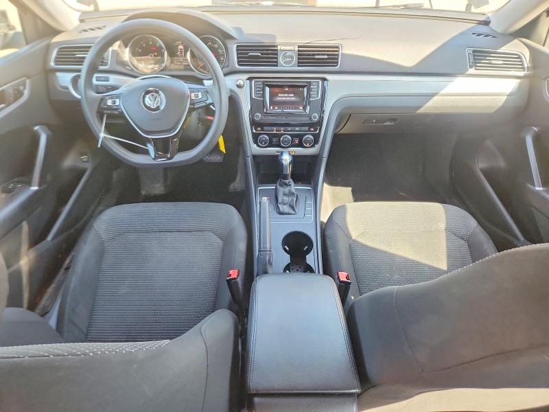 50630396 :رقم المزاد ، 1VWAT7A31GC038310 vin ، 2016 Volkswagen Passat مزاد بيع