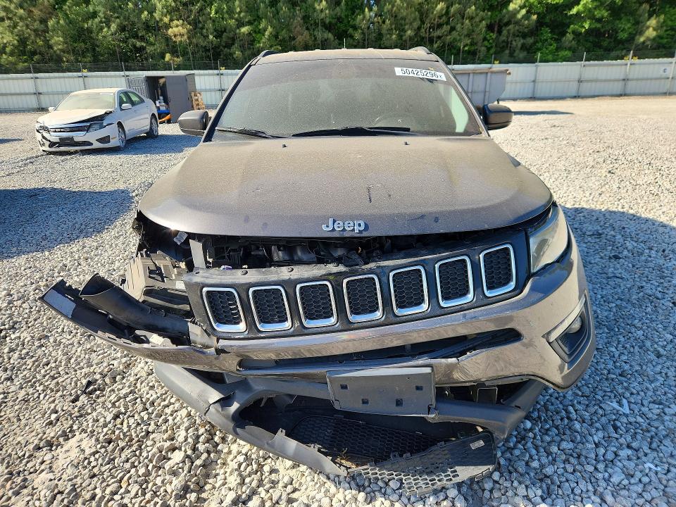 50425296 :رقم المزاد ، 3C4NJCBB7JT327695 vin ، 2018 Jeep Compass مزاد بيع