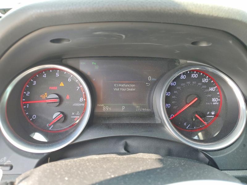 50712726 :رقم المزاد ، 4T1B61HK1JU652747 vin ، 2018 Toyota Camry مزاد بيع