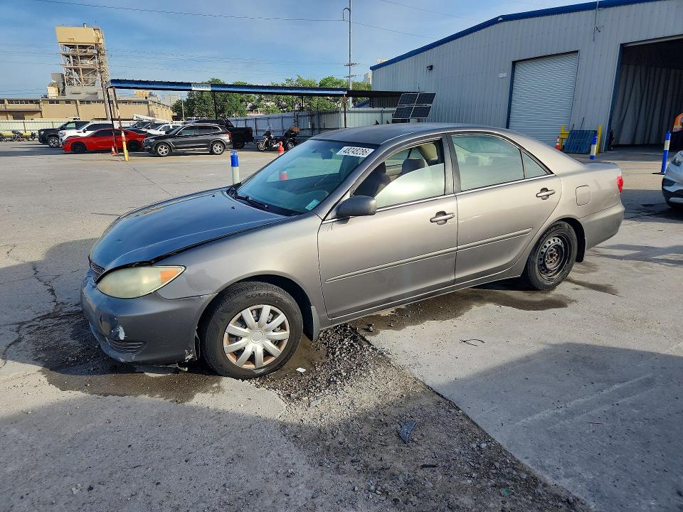 61665516 :رقم المزاد ، 4T1BE32K16U661740 vin ، 2006 Toyota Camry مزاد بيع