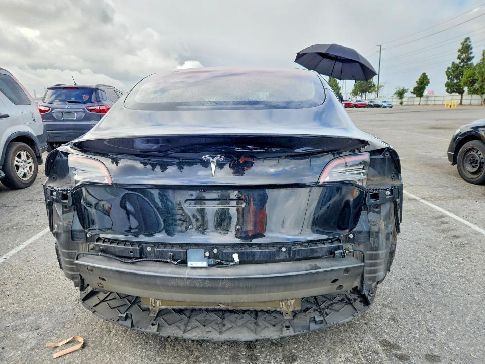 49628246 :رقم المزاد ، 5YJ3E1EA3JF166070 vin ، 2018 Tesla Model 3 مزاد بيع