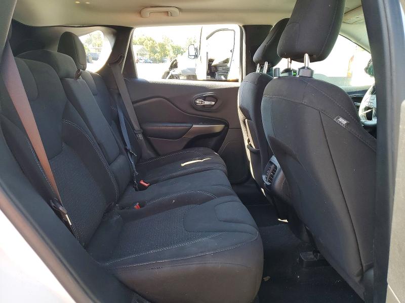 52025846 :رقم المزاد ، 1C4PJLCB7LD614972 vin ، 2020 Jeep Cherokee مزاد بيع