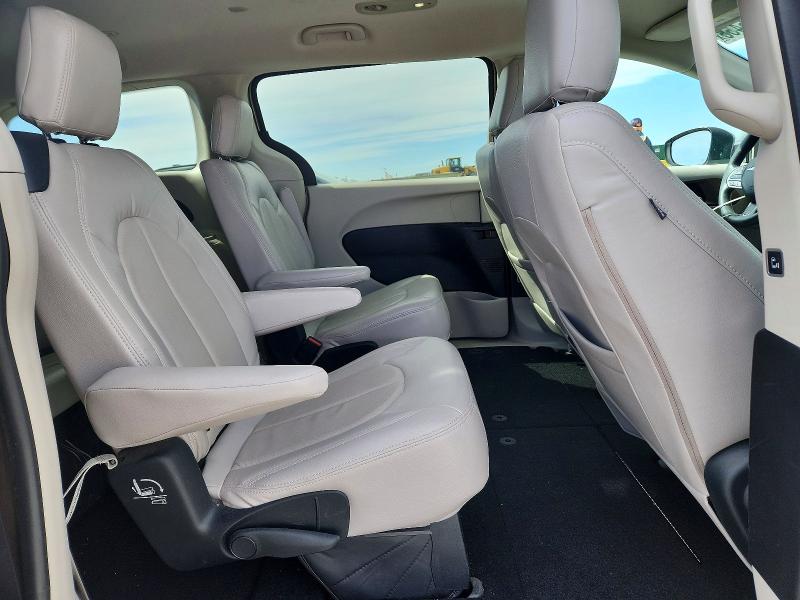 Продаж на аукціоні авто 2017 Chrysler Pacifica, vin: 2C4RC1DGXHR550741, номер лоту: 48915456
