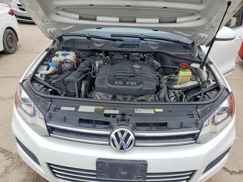 47941006 :رقم المزاد ، WVGEF9BP5ED003586 vin ، 2014 Volkswagen Touareg مزاد بيع