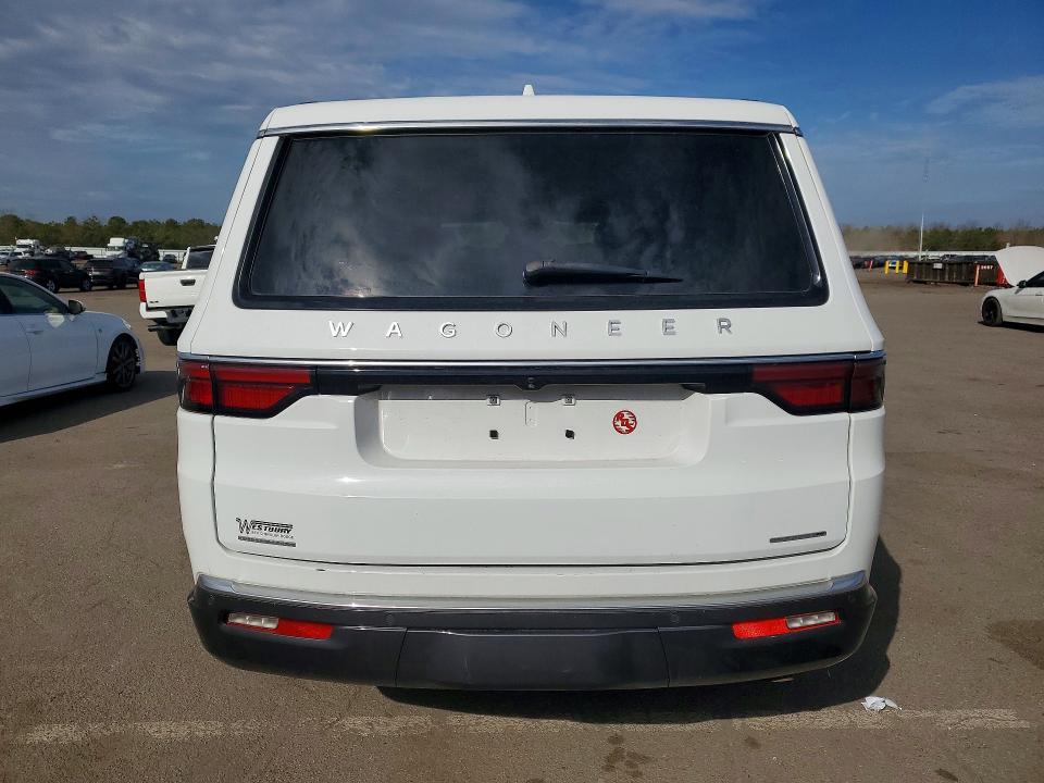 46928106 :رقم المزاد ، 1C4SJVBT6NS107656 vin ، 2022 Jeep Wagoneer مزاد بيع
