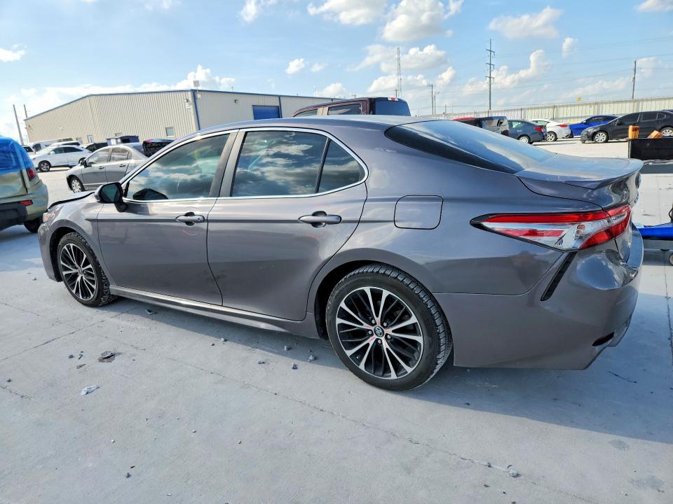 Продаж на аукціоні авто 2018 Toyota Camry, vin: 4T1B11HK8JU588592, номер лоту: 49507076