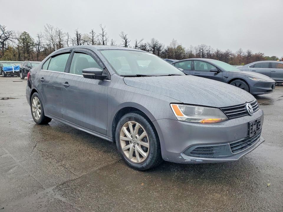 51058856 :رقم المزاد ، 3VWD17AJ3EM403390 vin ، 2014 Volkswagen Jetta مزاد بيع