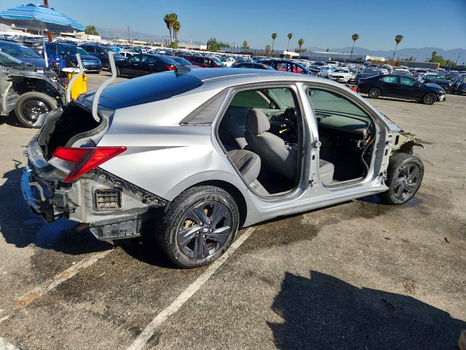 2021 Hyundai Elantra მანქანა იყიდება აუქციონზე, vin: 5NPLM4AG5MH051717, აუქციონის ნომერი: 50224486