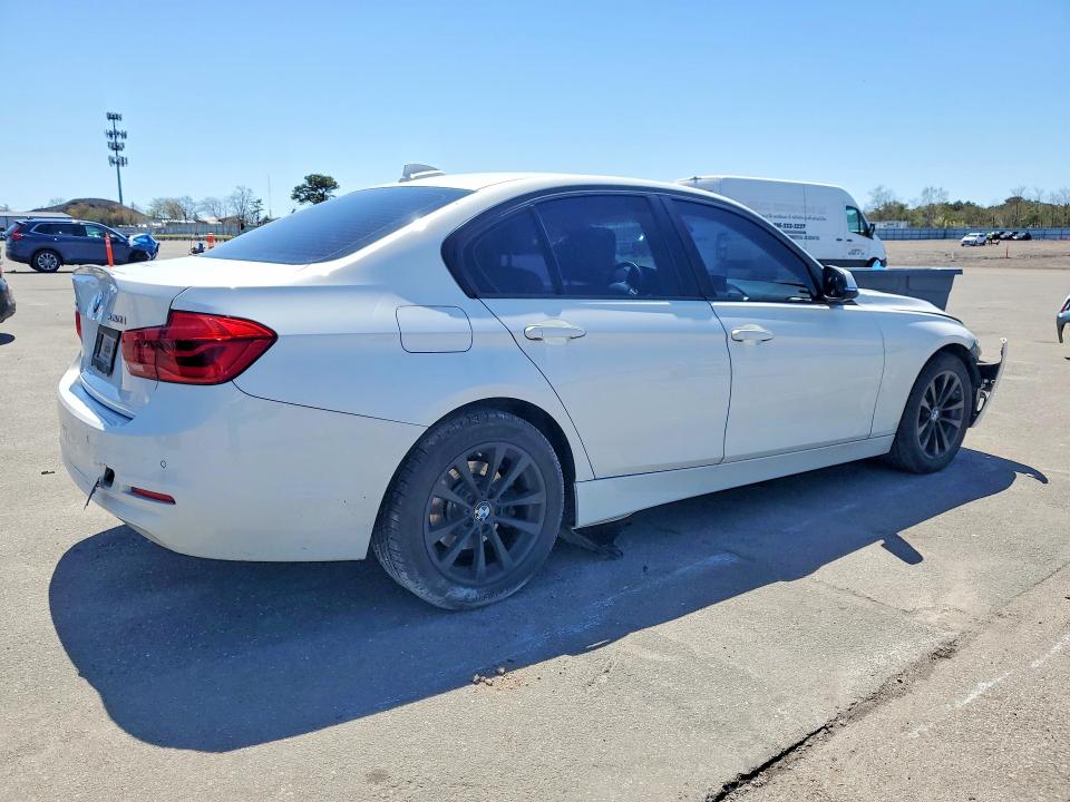 51418726 :رقم المزاد ، WBA8E5G57GNT93864 vin ، 2016 Bmw 320 مزاد بيع