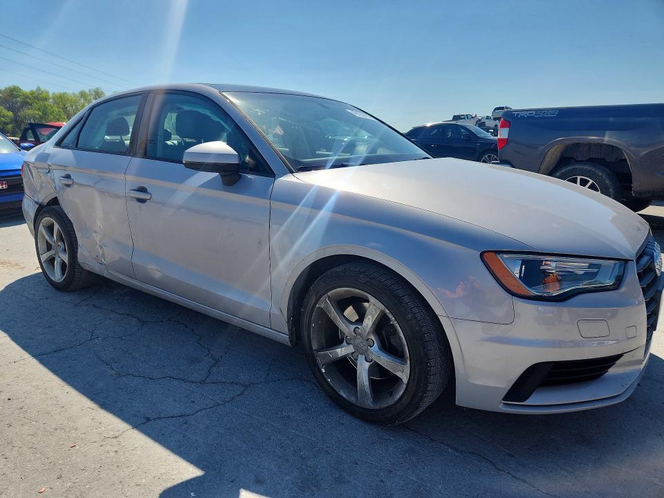 Продаж на аукціоні авто 2015 Audi A3, vin: WAUACGFF6F1103200, номер лоту: 49100496