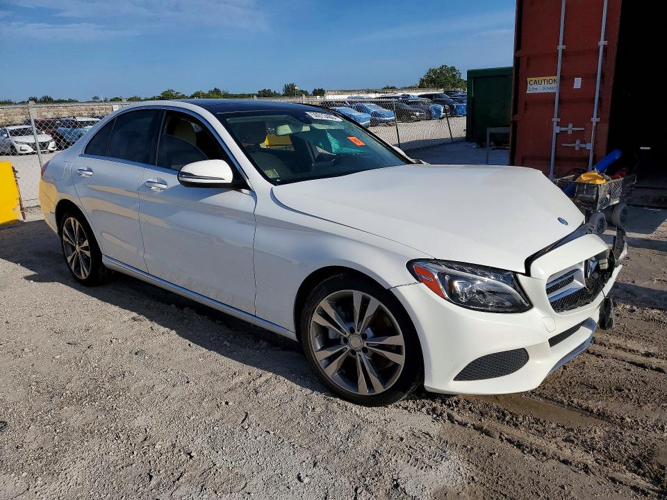 2016 Mercedes-benz C მანქანა იყიდება აუქციონზე, vin: 55SWF4JB3GU161758, აუქციონის ნომერი: 50013486