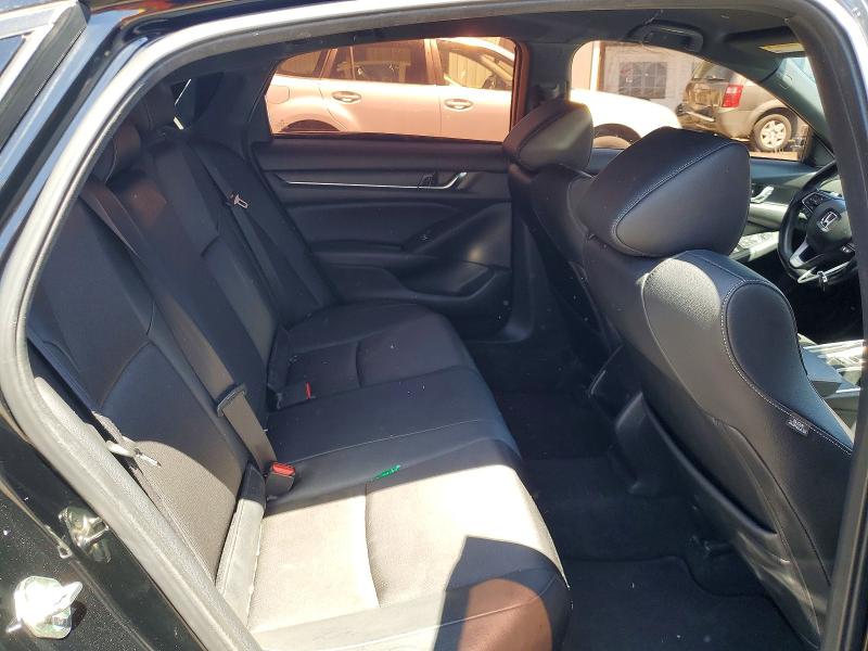 50834636 :رقم المزاد ، 1HGCV1F36JA166560 vin ، 2018 Honda Accord مزاد بيع