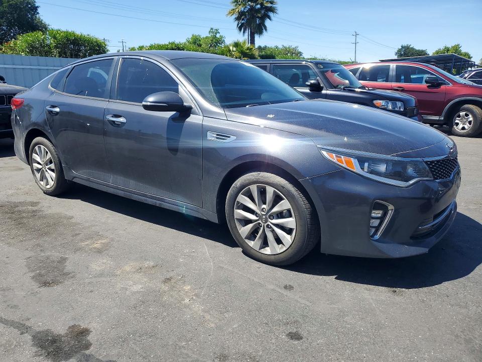 2018 Kia Optima მანქანა იყიდება აუქციონზე, vin: 5XXGT4L30JG190112, აუქციონის ნომერი: 50231356