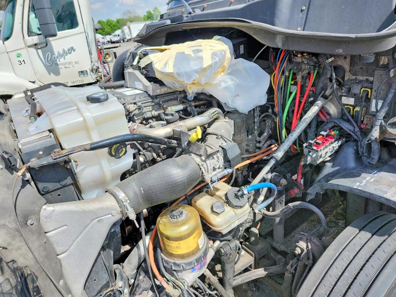 Auction sale of the 2011 Freightliner Cascadia, vin: 1FUJGEDV5BSAZ4530, lot number: 50909836