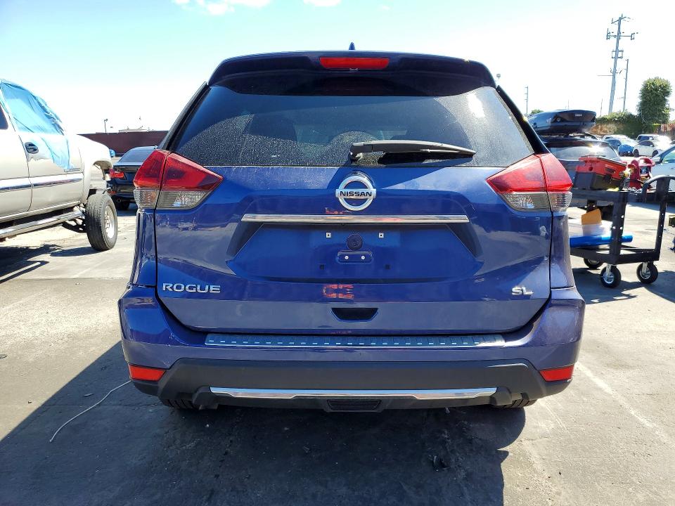 46954956 :رقم المزاد ، 5N1AT2MT9JC837840 vin ، 2018 Nissan Rogue مزاد بيع