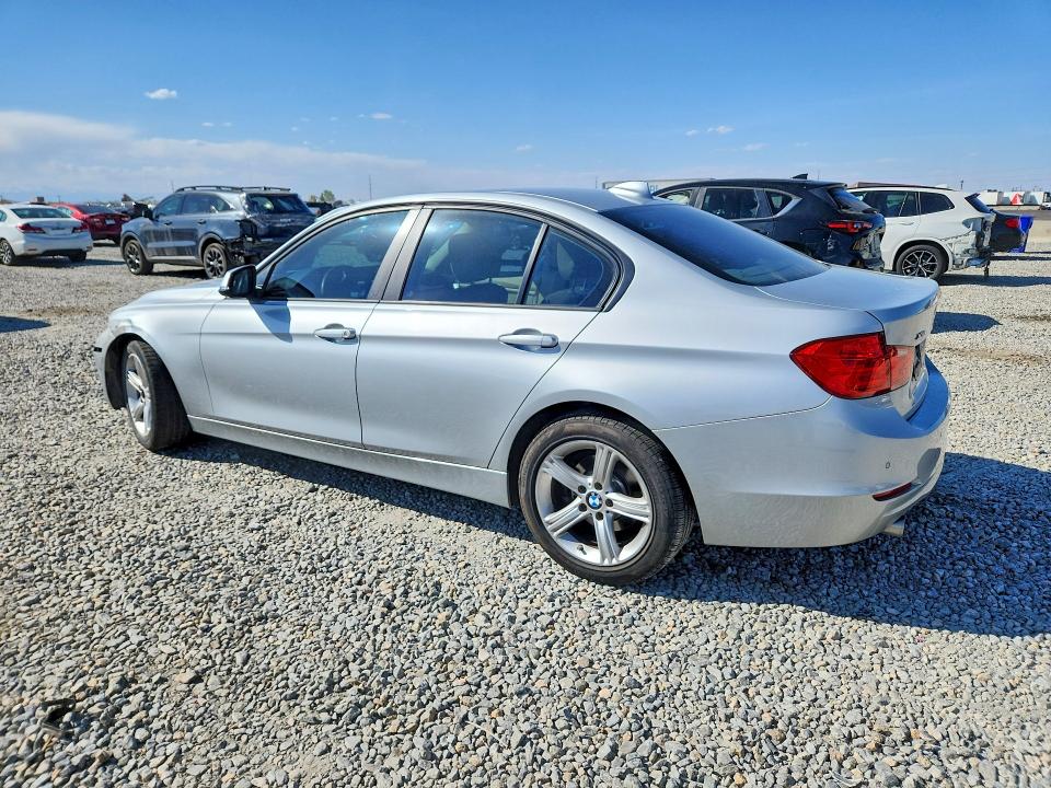 50706966 :رقم المزاد ، WBA3C3C56EPV90410 vin ، 2014 Bmw 320 مزاد بيع