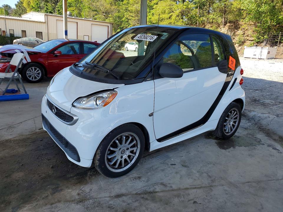 2013 Smart Fortwo მანქანა იყიდება აუქციონზე, vin: WMEEJ3BA0DK671187, აუქციონის ნომერი: 49268216