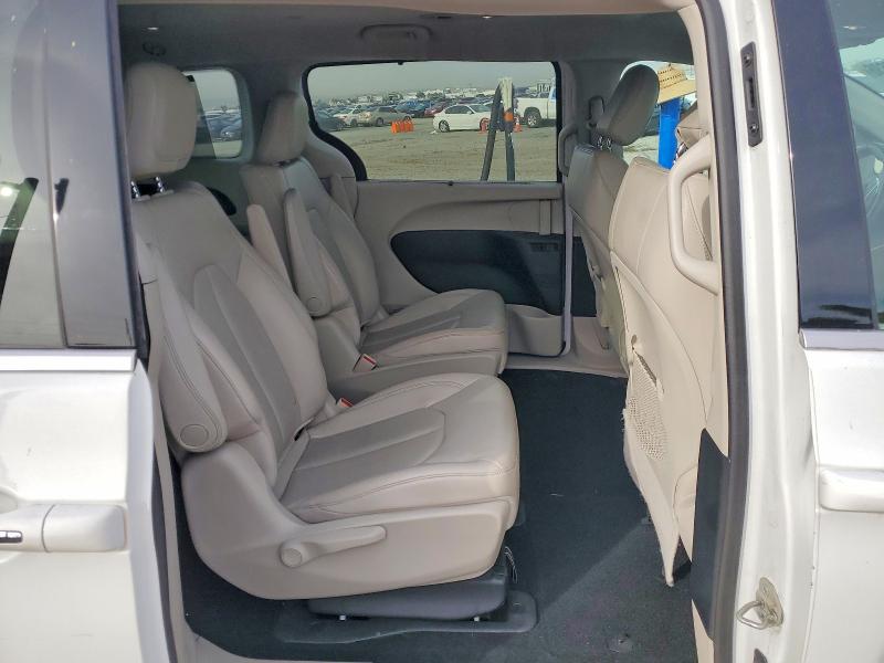 Auction sale of the 2018 Chrysler Pacifica, vin: 2C4RC1L76JR213782, lot number: 48105636