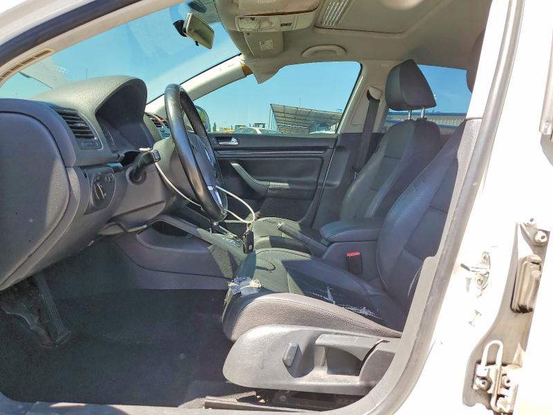 2010 Volkswagen Jetta მანქანა იყიდება აუქციონზე, vin: 3VWRZ7AJ1AM056828, აუქციონის ნომერი: 51100506