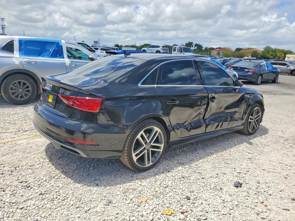 50243426 :رقم المزاد ، WAUGUGFF7KA075473 vin ، 2019 Audi A3 مزاد بيع