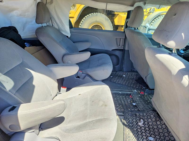 Продажа на аукционе авто 2015 Toyota Sienna, vin: 5TDZK3DC9FS570799, номер лота: 47210196