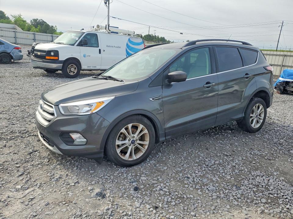 48851646 :رقم المزاد ، 1FMCU0GD3JUB67128 vin ، 2018 Ford Escape مزاد بيع