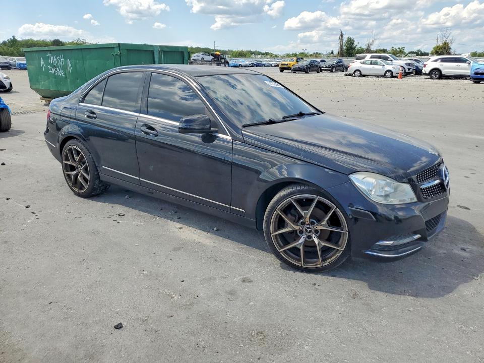 51112696 :رقم المزاد ، WDDGF4HB3DR272947 vin ، 2013 Mercedes-benz C مزاد بيع