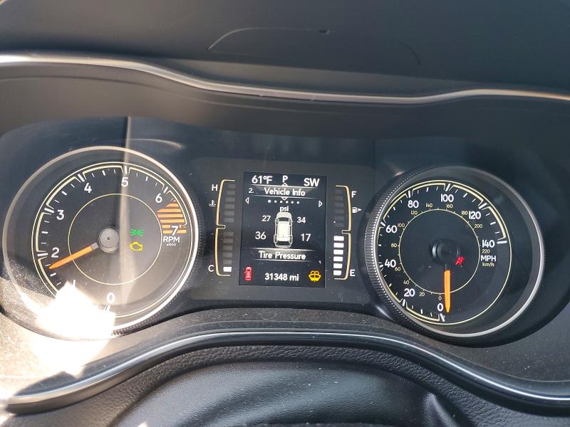 48712346 :رقم المزاد ، 1C4PJLCB7LD553560 vin ، 2020 Jeep Cheeroke مزاد بيع