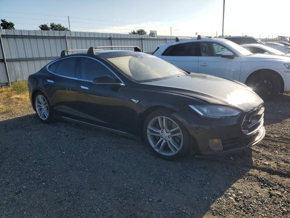 Продажа на аукционе авто 2015 Tesla Model S, vin: 5YJSA1E29FF116877, номер лота: 51146406