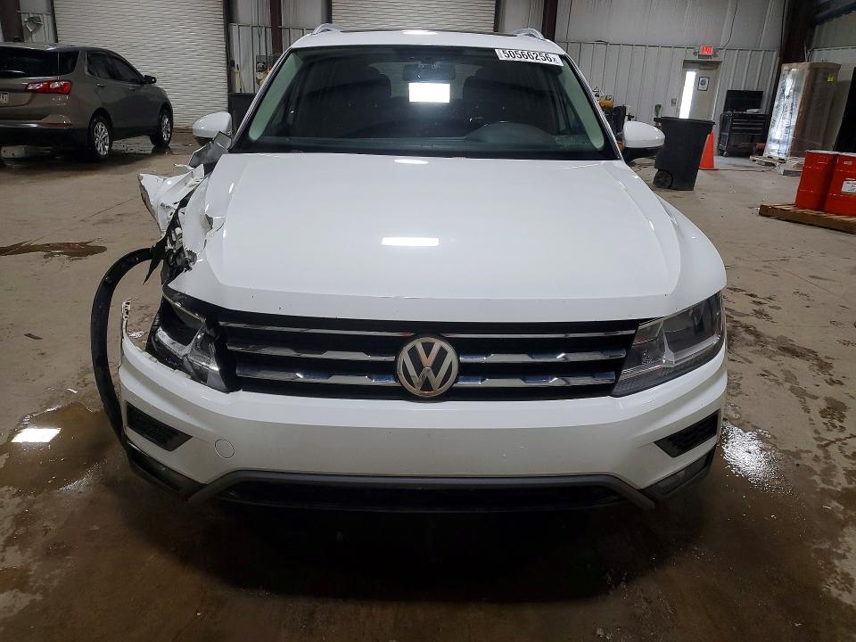 50566256 :رقم المزاد ، 3VV2B7AX8JM097309 vin ، 2018 Volkswagen Tiguan مزاد بيع