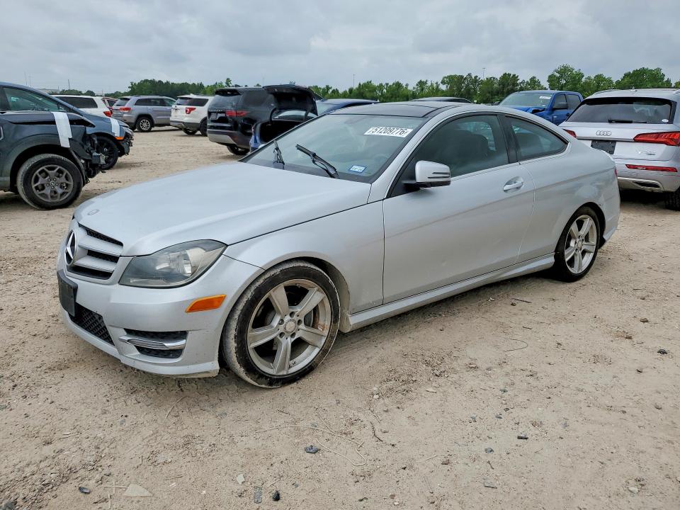 Продажа на аукционе авто 2013 Mercedes-benz C, vin: WDDGJ4HB2DG063533, номер лота: 51209776