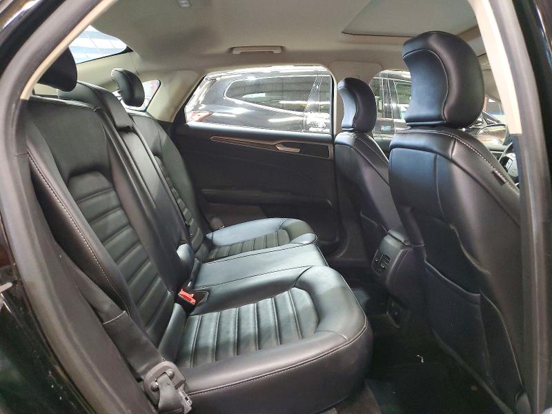 49442686 :رقم المزاد ، 3FA6P0T9XJR118533 vin ، 2018 Ford Fusion مزاد بيع