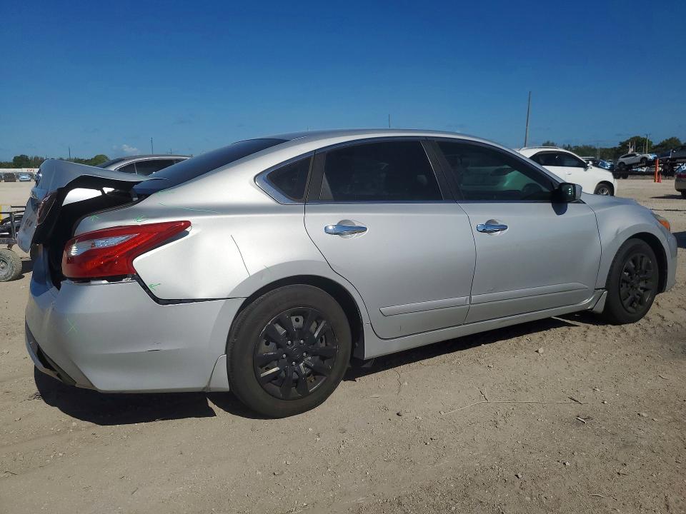 2017 Nissan Altima მანქანა იყიდება აუქციონზე, vin: 1N4AL3AP0HN310145, აუქციონის ნომერი: 51152406