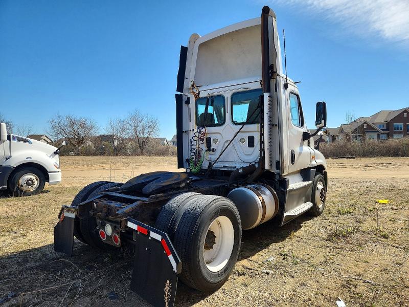 77529505 :رقم المزاد ، 1FUBGEDV3GLHC5762 vin ، 2016 Freightliner Cascadia 1 مزاد بيع