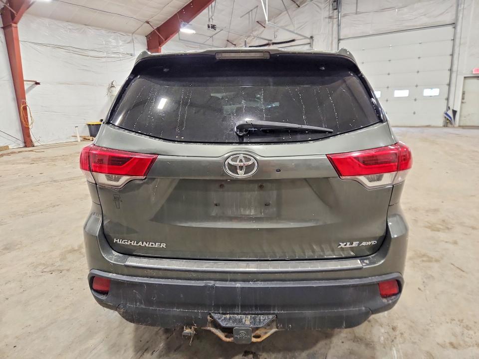 2017 Toyota Highlander მანქანა იყიდება აუქციონზე, vin: 5TDJZRFH0HS379098, აუქციონის ნომერი: 48583036