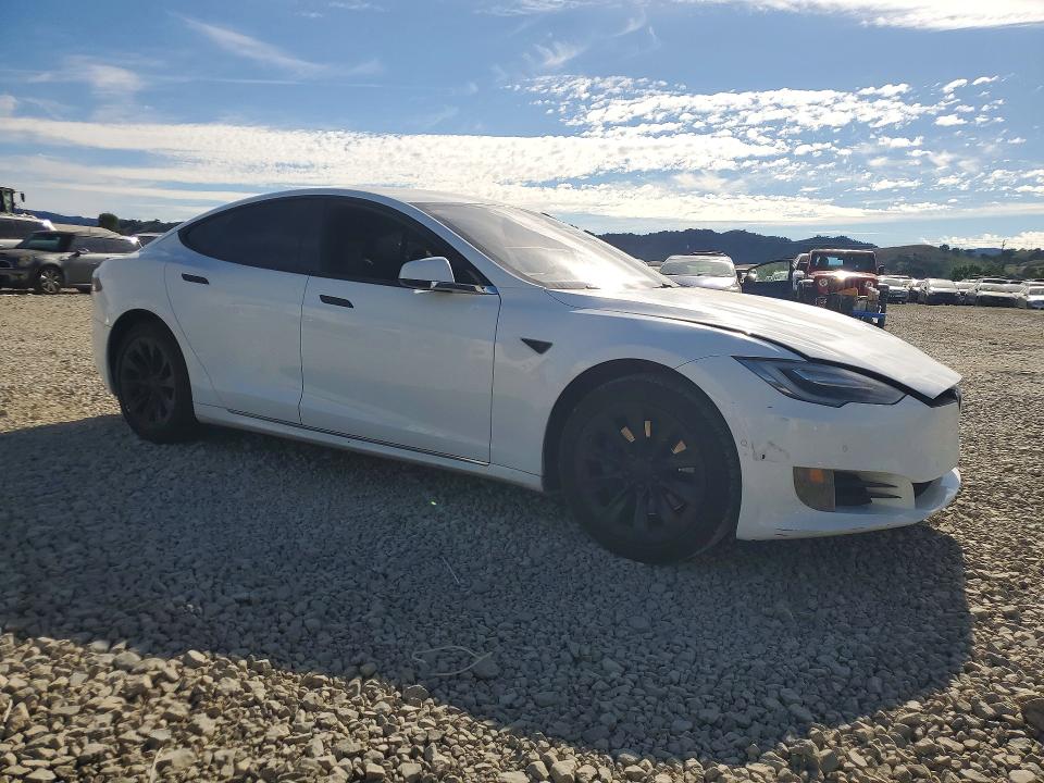 49343306 :رقم المزاد ، 5YJSA1E19GF157972 vin ، 2016 Tesla Model S مزاد بيع