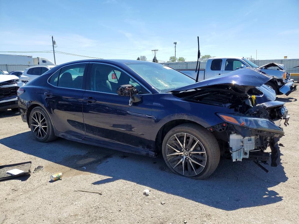 49914416 :رقم المزاد ، 4T1G11BK5MU035871 vin ، 2021 Toyota Camry مزاد بيع